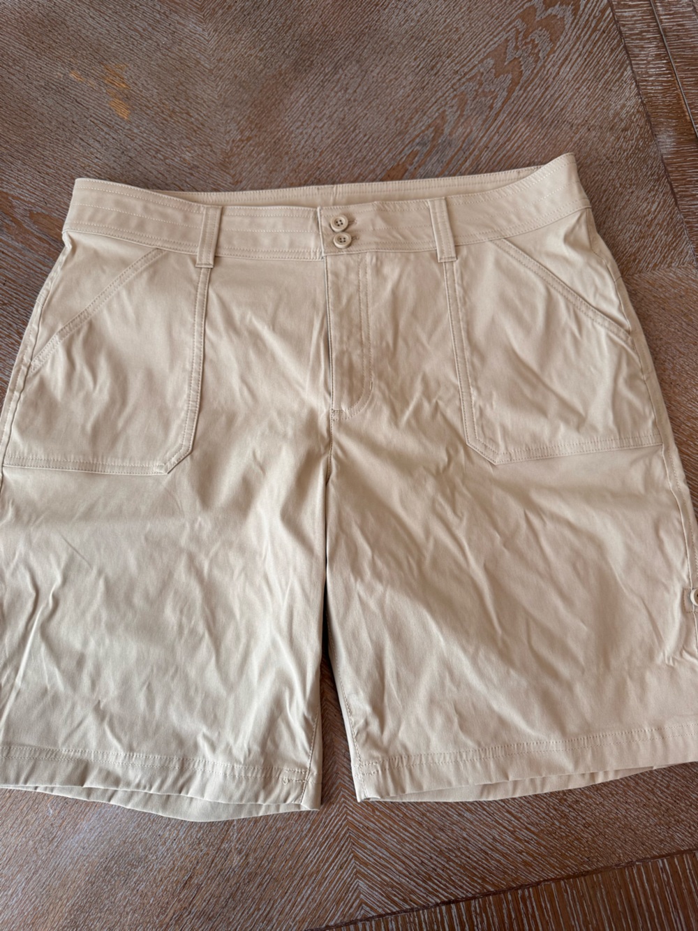 EDDIE BAUER Beige Shorts SIZE 14 Waist 36” Inseam 9” Pockets High Rise nylon
